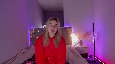 Snapshot of lunaheadley chatting on 02.02.26 Luna online show from 02.02.26