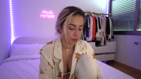 Laura online show from 01.15.25