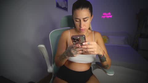 Laura online show from 11.14.25