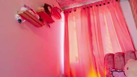 Snapshot of lunaira_deep chatting on 10.24.25 Scarleet online show from 10.24.25