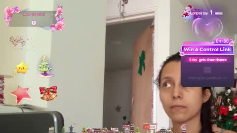 Snapshot of lunamoon_17 chatting on 12.16.24 LUNA online show from 12.16.24