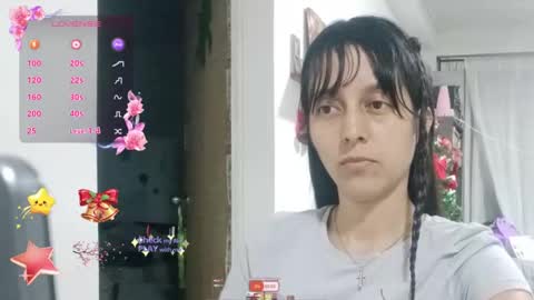 Snapshot of lunamoon_17 chatting on 01.04.25 LUNA online show from 01.04.25