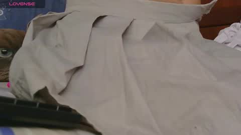 Snapshot of lunamoon_17 chatting on 09.17.25 LUNA online show from 09.17.25