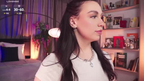 Luna  next streams Mon Fri Sat Sun 8pm-5am gmt0 online show from 02.04.25