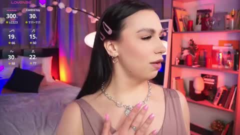 Luna  next streams Mon Fri Sat Sun 8pm-5am gmt0 online show from 02.25.25