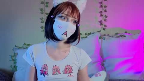 Snapshot of lunanyanmi chatting on 06.17.26 Luna online show from 06.17.26