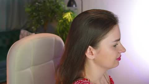 lunaolivia_ online show from 04.29.26