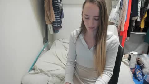 lunapixie2020 online show from 12.30.24