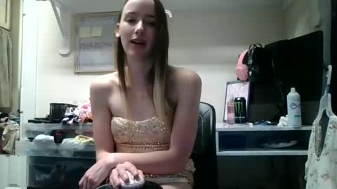 lunapixie2020 online show from 02.04.25