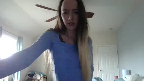 lunapixie2020 online show from 02.22.25