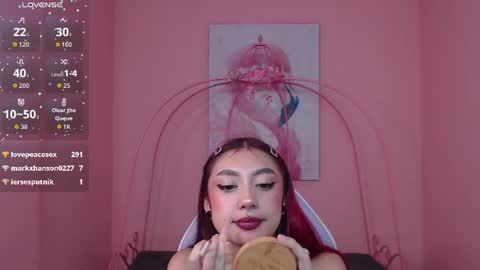 Snapshot of lunara_ chatting on 07.06.26 LUNARA online show from 07.06.26