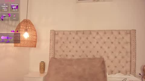 Snapshot of lunara_vall chatting on 06.23.26 Lia 3 online show from 06.23.26