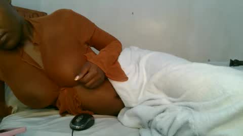 lunargoddess45 online show from 11.25.25