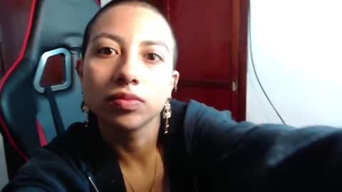 Snapshot of lunarichy chatting on 10.07.25 lunarichy online show from 10.07.25