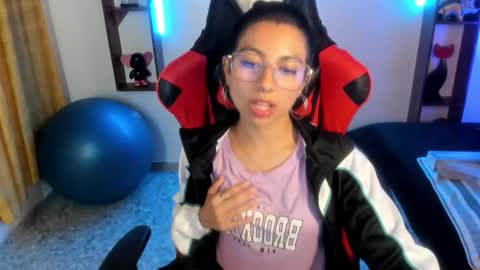 Snapshot of lunarichy chatting on 10.22.25 lunarichy online show from 10.22.25