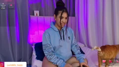 Snapshot of lunariddle_ chatting on 03.12.25 Luna online show from 03.12.25