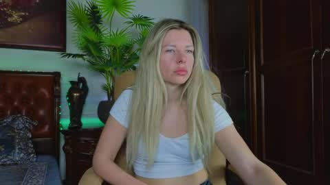 Luna Rishi online show from 05.04.26