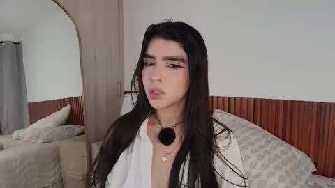 Luna Rousse online show from 02.04.26