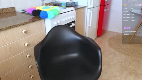 Snapshot of lunary_mix chatting on 02.10.25 Luna online show from 02.10.25