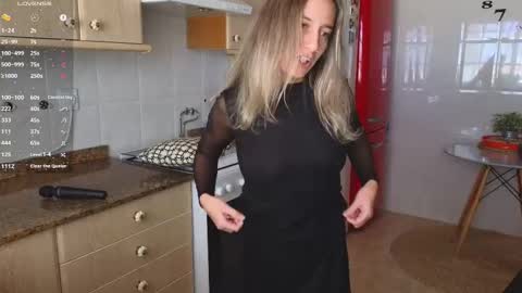 Snapshot of lunary_mix chatting on 03.06.25 Luna online show from 03.06.25