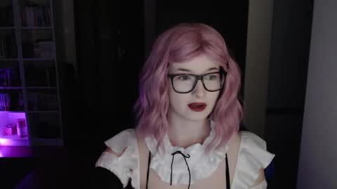 Snapshot of lunaxcherry chatting on 03.19.26 LunaXcherry online show from 03.19.26