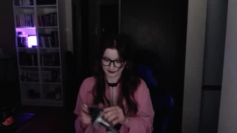 Snapshot of lunaxcherry chatting on 03.27.26 LunaXcherry online show from 03.27.26