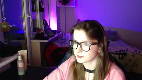 Snapshot of lunaxcherry chatting on 04.06.26 LunaXcherry online show from 04.06.26