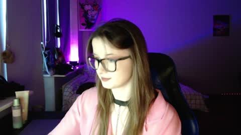 Snapshot of lunaxcherry chatting on 04.09.26 LunaXcherry online show from 04.09.26