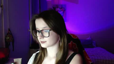 Snapshot of lunaxcherry chatting on 04.16.26 LunaXcherry online show from 04.16.26
