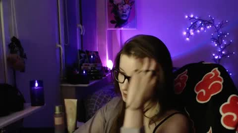 Snapshot of lunaxcherry chatting on 04.29.26 LunaXcherry online show from 04.29.26