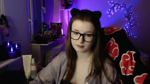 Snapshot of lunaxcherry chatting on 04.30.26 LunaXcherry online show from 04.30.26