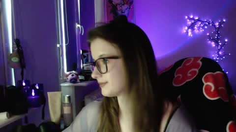 Snapshot of lunaxcherry chatting on 05.07.26 LunaXcherry online show from 05.07.26