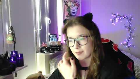 Snapshot of lunaxcherry chatting on 05.09.26 LunaXcherry online show from 05.09.26