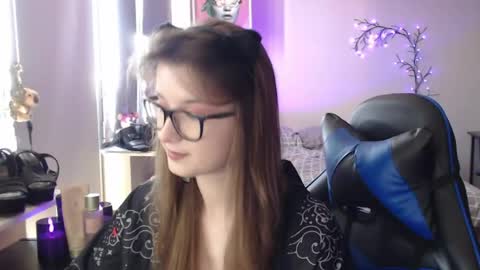 Snapshot of lunaxcherry chatting on 05.10.26 LunaXcherry online show from 05.10.26