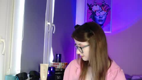 Snapshot of lunaxcherry chatting on 05.21.26 LunaXcherry online show from 05.21.26