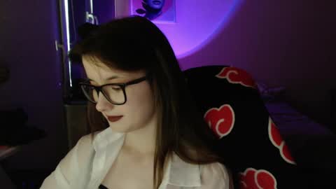 Snapshot of lunaxcherry chatting on 05.26.26 LunaXcherry online show from 05.26.26