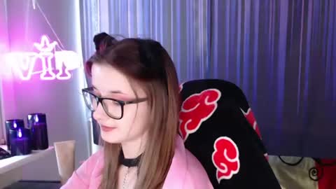 Snapshot of lunaxcherry chatting on 06.22.26 LunaXcherry online show from 06.22.26