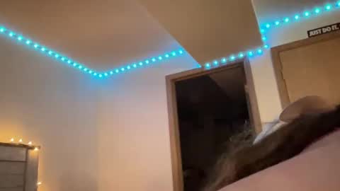 Snapshot of lunazone chatting on 12.17.24 Lunadreams online show from 12.17.24