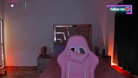 LUNA ROSE online show from 04.22.26