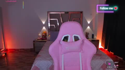 LUNA ROSE online show from 04.28.26