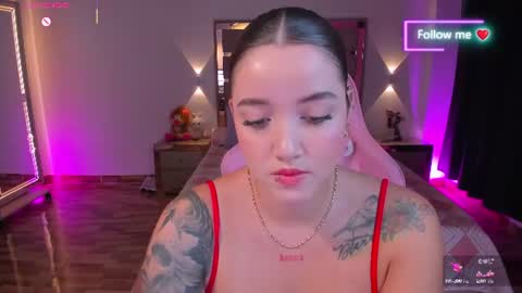 Snapshot of lunna_roosee chatting on 06.25.26 LUNA ROSE online show from 06.25.26