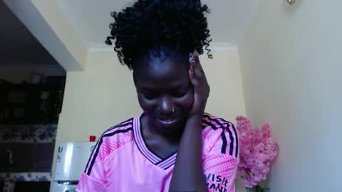 Snapshot of luo_queen chatting on 03.02.26 luo_queen online show from 03.02.26