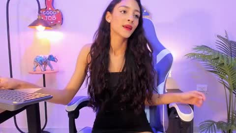 Snapshot of lupeebony chatting on 01.14.25 lupe online show from 01.14.25