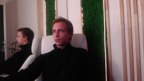 Snapshot of lureren chatting on 04.03.26 Ren online show from 04.03.26