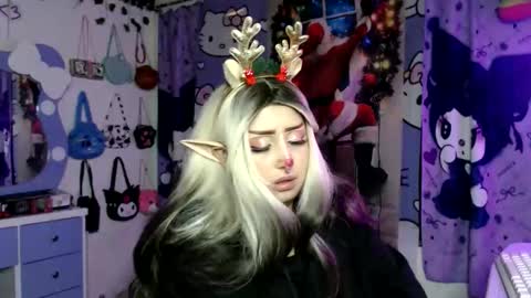 lussyevans_ online show from 12.19.25