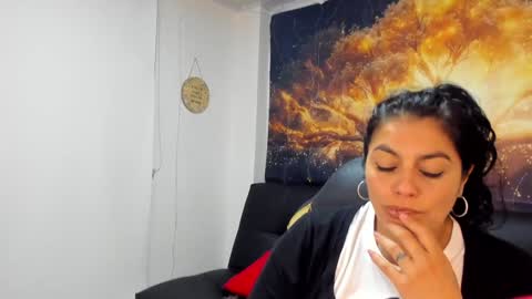 Snapshot of lust_mom chatting on 12.02.24 Angela 3 online show from 12.02.24