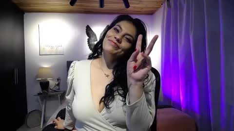 Snapshot of lust_mom chatting on 02.22.25 Angela 3 online show from 02.22.25