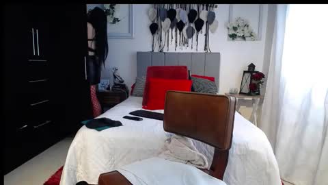 Snapshot of lust_mom chatting on 11.26.25 Angela 3 online show from 11.26.25