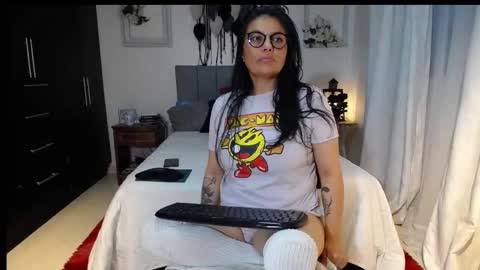 Snapshot of lust_mom chatting on 01.05.26 Angela 3 online show from 01.05.26