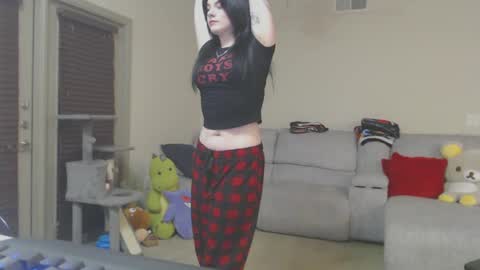 Snapshot of lustfullives chatting on 12.24.24 LustfulLives online show from 12.24.24